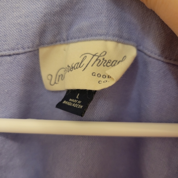 Universal Thread V-Neck Top - Picture 2 of 2